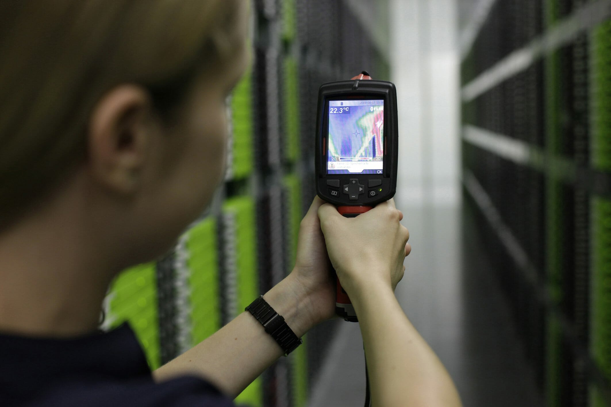 Data-Center-Aisle-Temperature-Reader-Thermal-Image-Scan