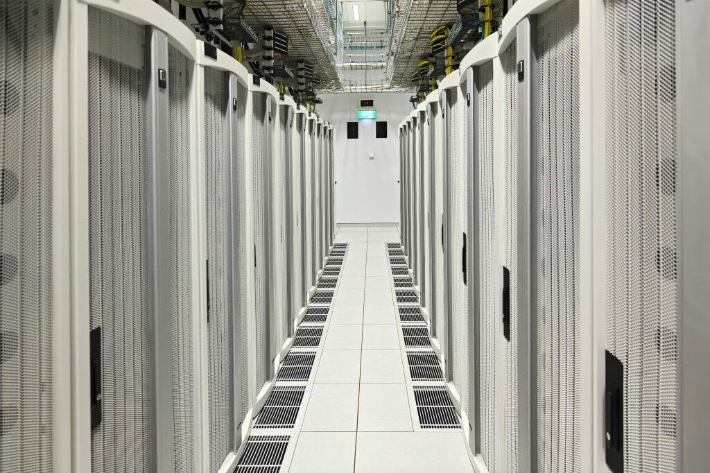 Data-Center-Aisle-Containment