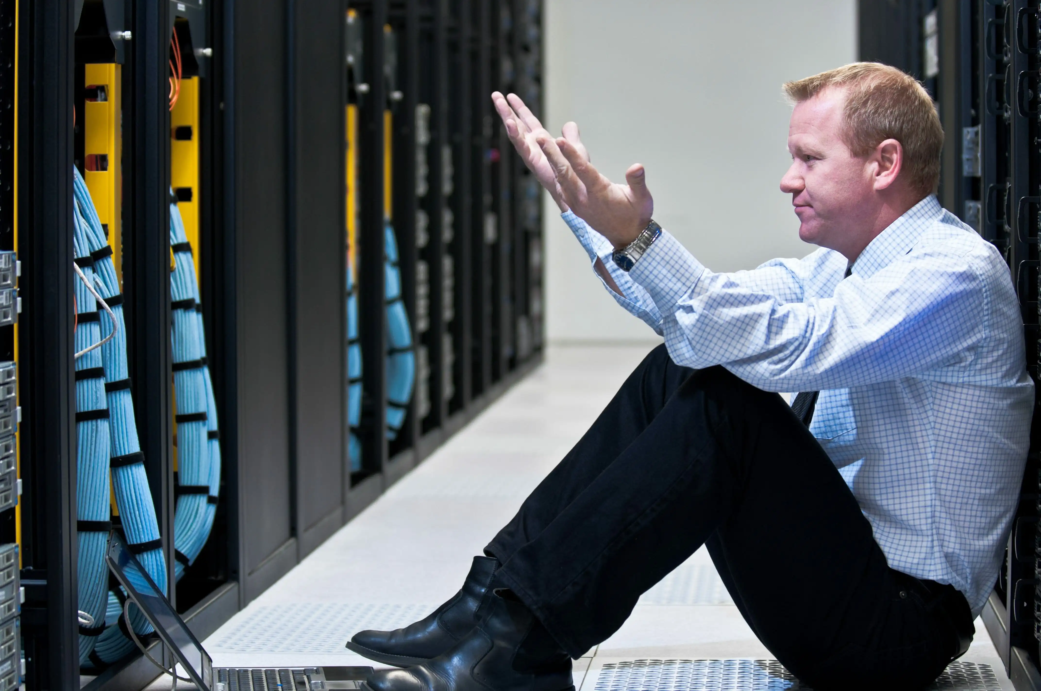 Data-Center-Aisle-Manager-Upset